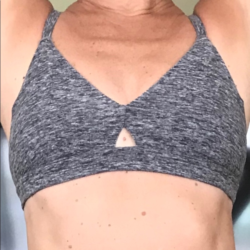 ALO YOGA LOUNGE BRA- DOVE GREY HEATHER